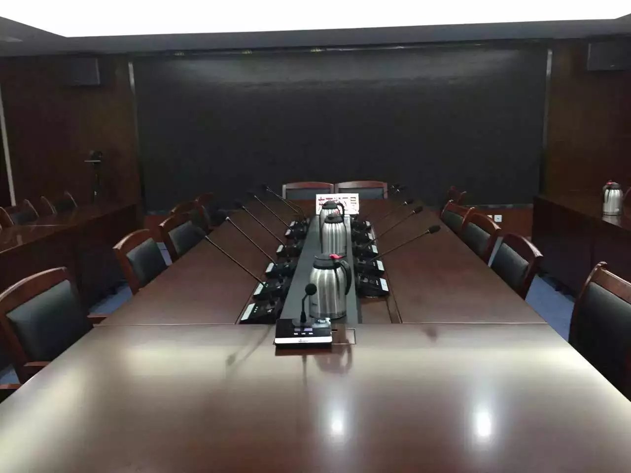 武漢市東西湖區(qū)國土局視頻會議室